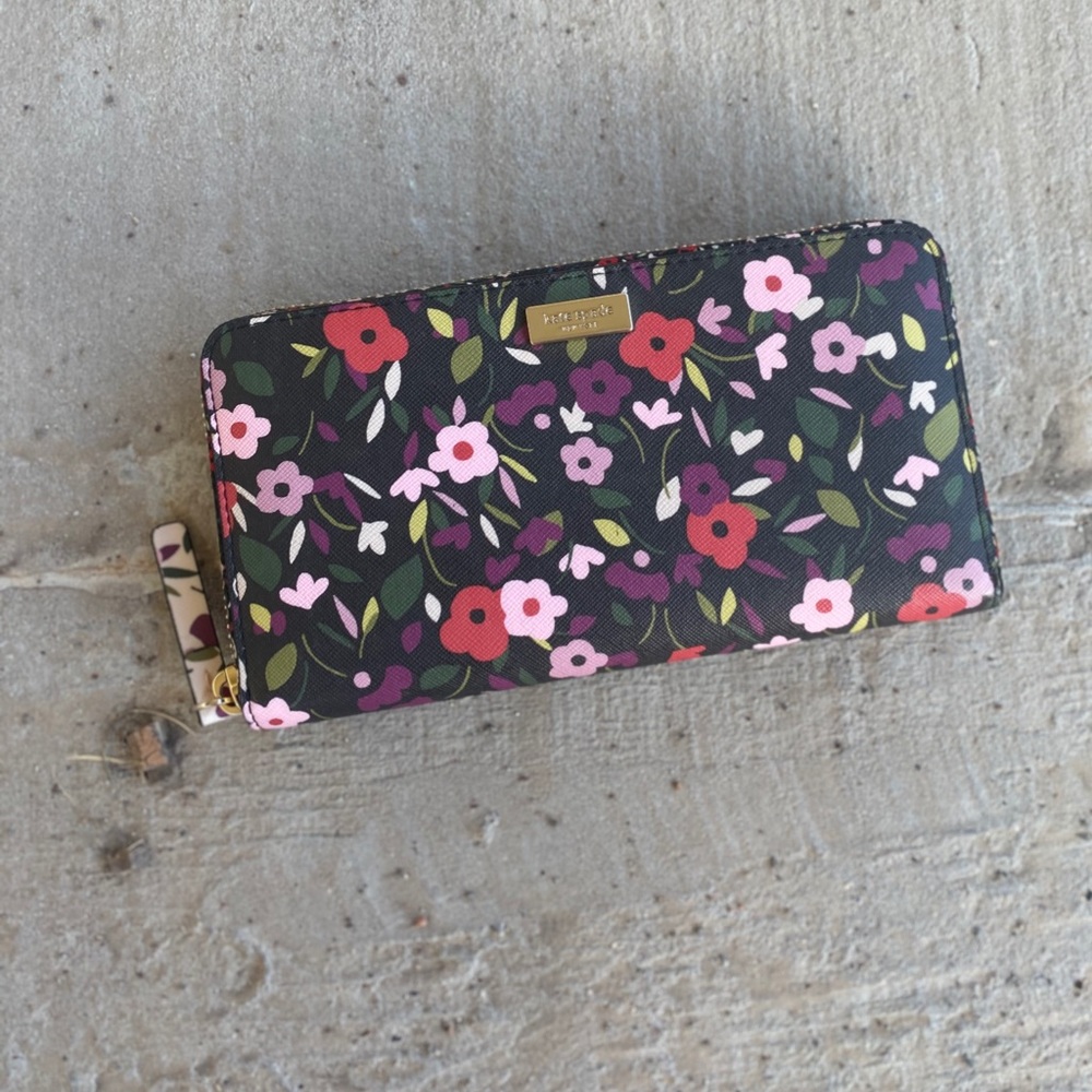 Kate Spade Cameron St boho Floral Lacey wallet